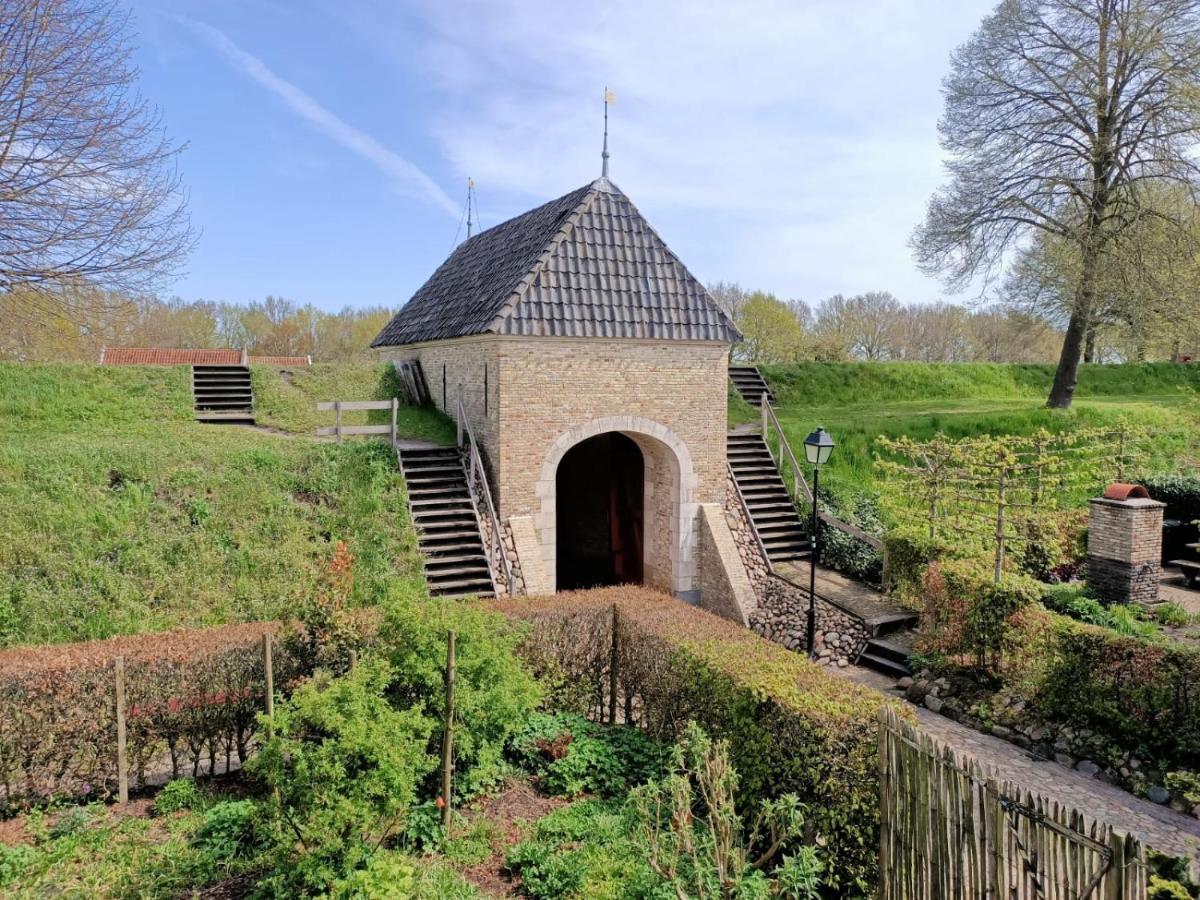 Bij De Friesche Poort Bed & Breakfast Bourtange Luaran gambar