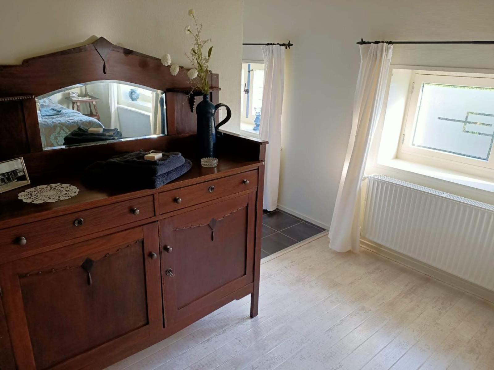 Bij De Friesche Poort Bed & Breakfast Bourtange Bilik gambar